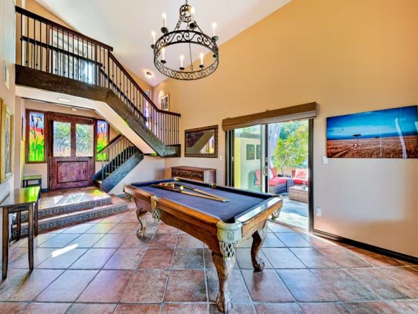 Stunning Vacation Home in Carlsbad with Pool and Hot Tub