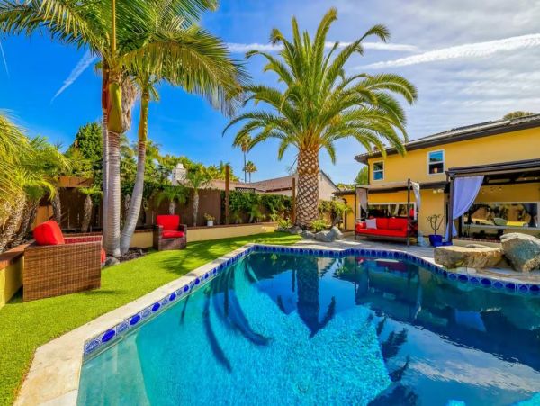 Stunning Vacation Home in Carlsbad with Pool and Hot Tub