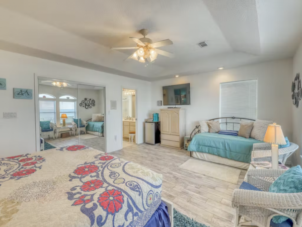 Beachfront Multi Level Vacation Home Navarre Beach