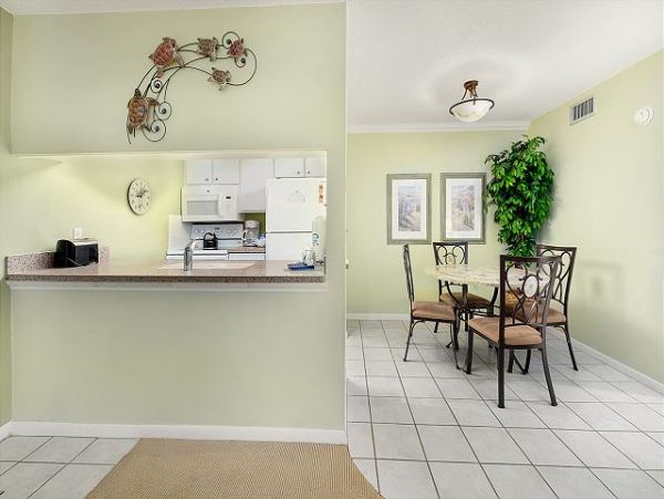 Sanibel Vacation Condo Close to Beach Sleeps 2 Guests
