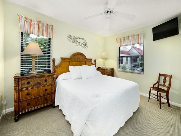 Sanibel Vacation Condo Close to Beach Sleeps 2 Guests