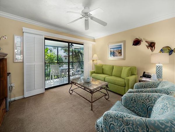 Sanibel Vacation Condo Close to Beach Sleeps 6 Guests