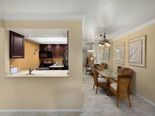 Sanibel Vacation Condo Close to Beach Sleeps 6 Guests