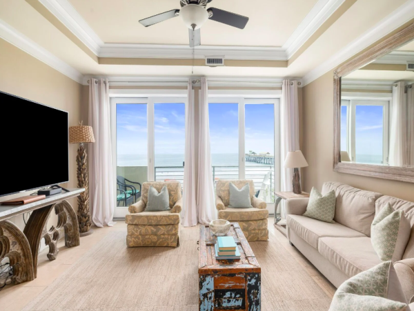 Oceanfront Luxury at Folly Beach: 4 Bedroom Villa with Stunning Views