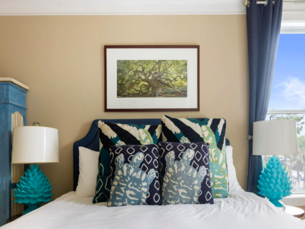 Oceanfront Luxury at Folly Beach: 4 Bedroom Villa with Stunning Views