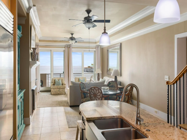 Oceanfront Luxury at Folly Beach: 4 Bedroom Villa with Stunning Views