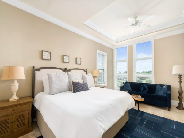 Oceanfront Luxury at Folly Beach: 4 Bedroom Villa with Stunning Views