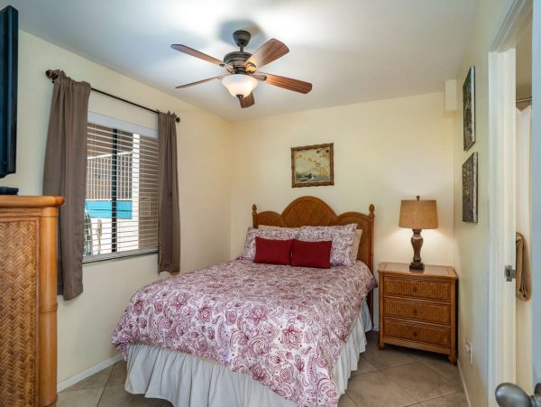 Kihei Two Bedroom Vacation Condo  Walk To Beach
