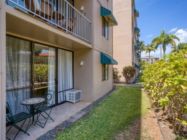 Kihei Two Bedroom Vacation Condo  Walk To Beach