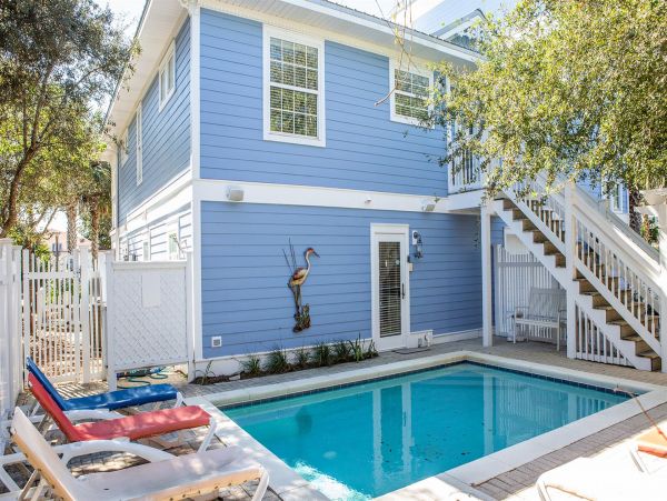Santa Rosa Beach Sensational 6 Bedroom Home Steps from the Ocean