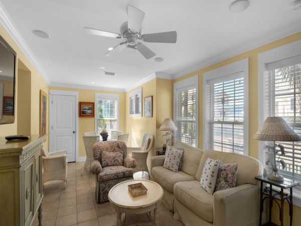 Santa Rosa Beach Sensational 6 Bedroom Home Steps from the Ocean