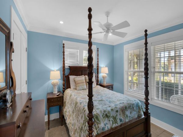 Santa Rosa Beach Sensational 6 Bedroom Home Steps from the Ocean