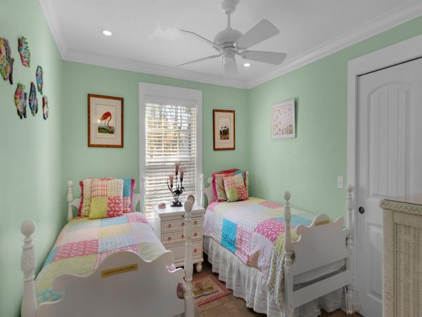 Santa Rosa Beach Sensational 6 Bedroom Home Steps from the Ocean
