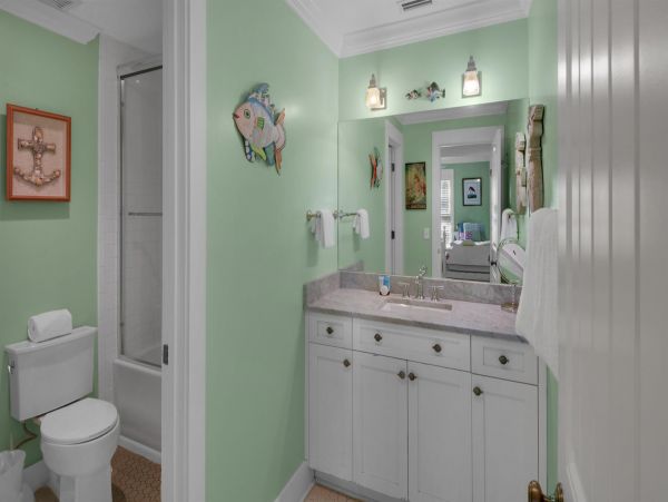 Santa Rosa Beach Sensational 6 Bedroom Home Steps from the Ocean