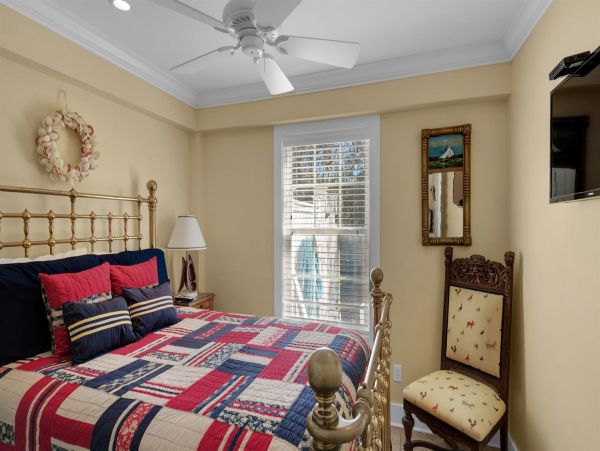 Santa Rosa Beach Sensational 6 Bedroom Home Steps from the Ocean