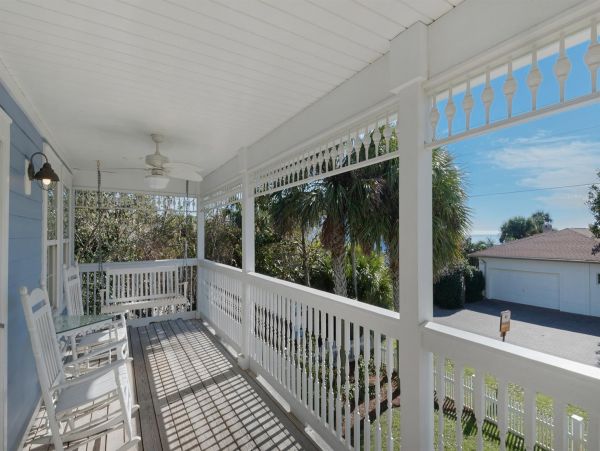 Santa Rosa Beach Sensational 6 Bedroom Home Steps from the Ocean