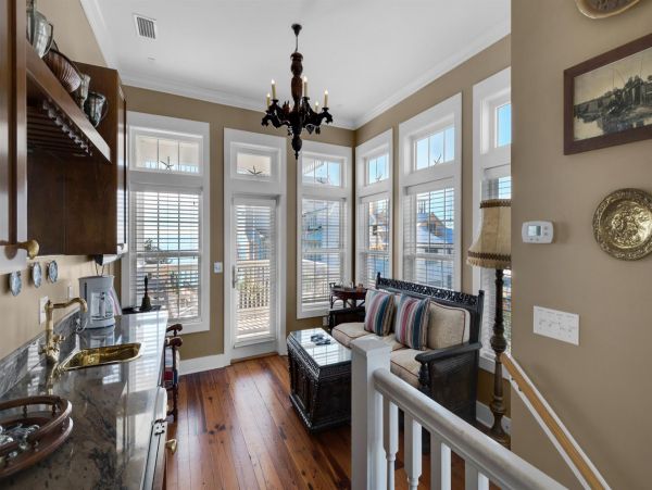 Santa Rosa Beach Sensational 6 Bedroom Home Steps from the Ocean