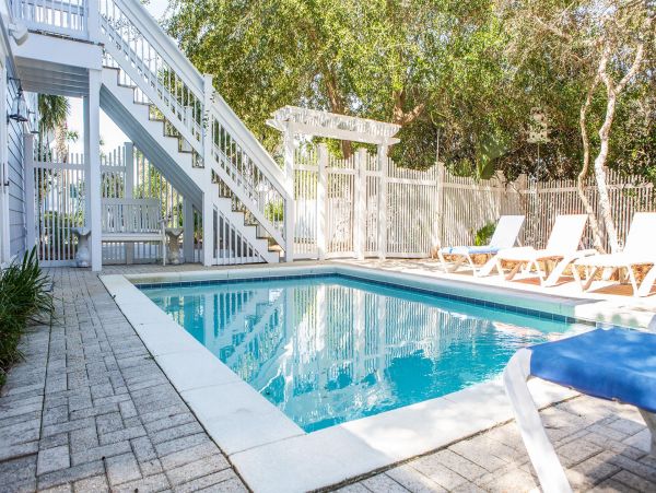 Santa Rosa Beach Sensational 6 Bedroom Home Steps from the Ocean