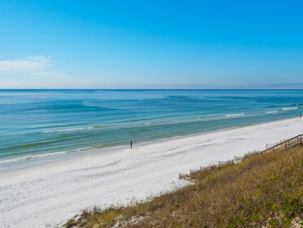 Santa Rosa Beach Sensational 6 Bedroom Home Steps from the Ocean