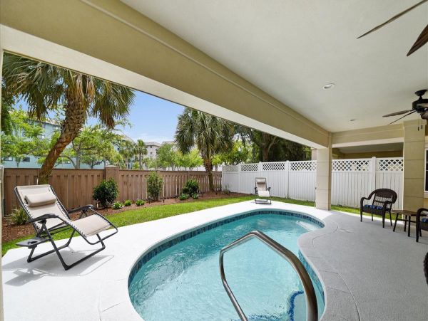 Hilton Head Vacation Pool Home Sleeps 8  Guests