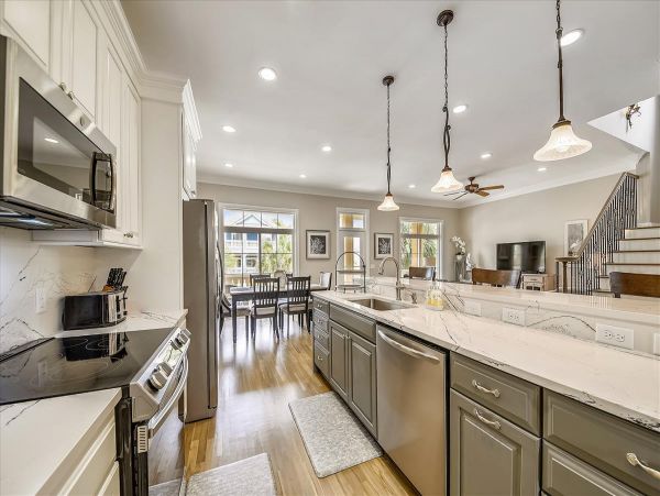 Hilton Head Vacation Pool Home Sleeps 8  Guests