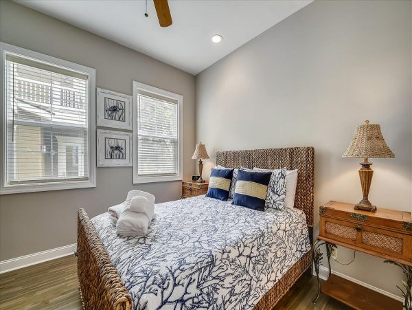 Hilton Head Vacation Pool Home Sleeps 8  Guests