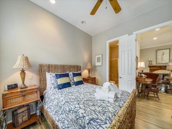 Hilton Head Vacation Pool Home Sleeps 8  Guests
