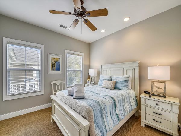 Hilton Head Vacation Pool Home Sleeps 8  Guests