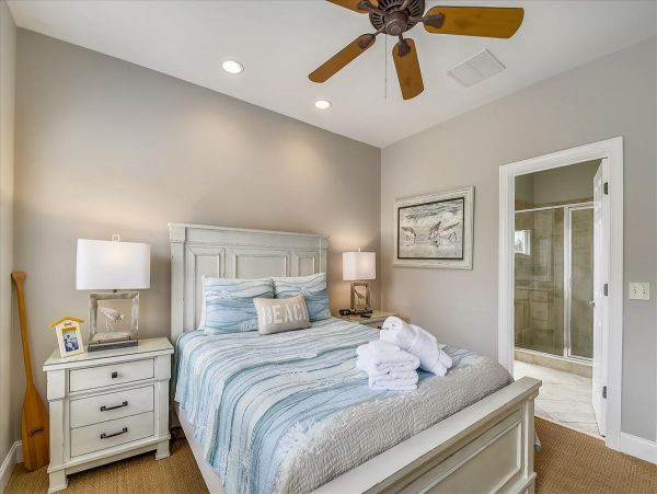 Hilton Head Vacation Pool Home Sleeps 8  Guests