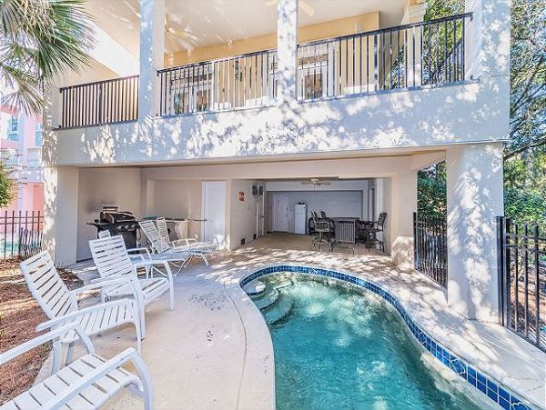 Hilton Head Vacation Pool Home Short Walk to Beach 4 Bedroom