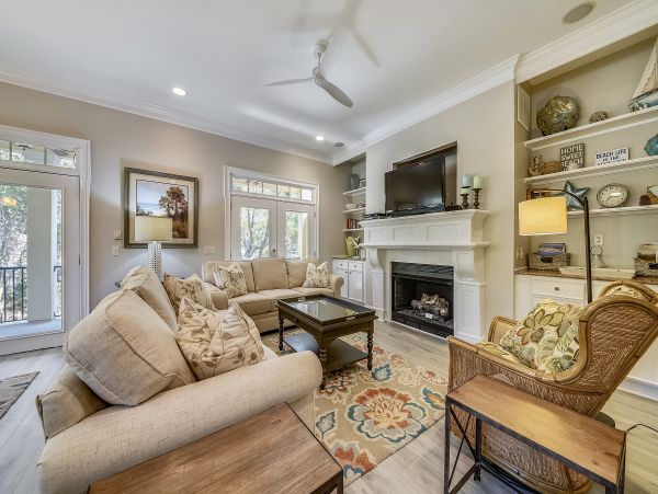 Hilton Head Vacation Pool Home Short Walk to Beach 4 Bedroom