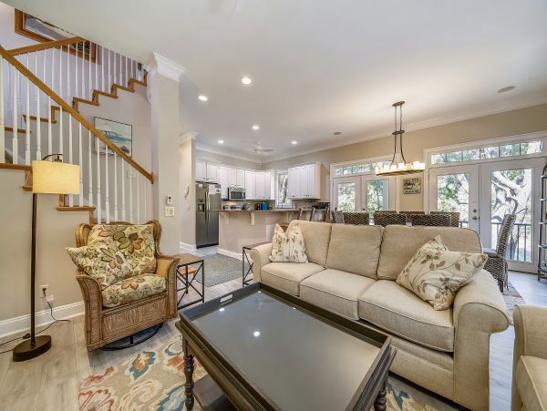 Hilton Head Vacation Pool Home Short Walk to Beach 4 Bedroom