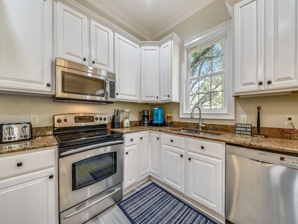 Hilton Head Vacation Pool Home Short Walk to Beach 4 Bedroom