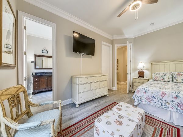 Hilton Head Vacation Pool Home Short Walk to Beach 4 Bedroom