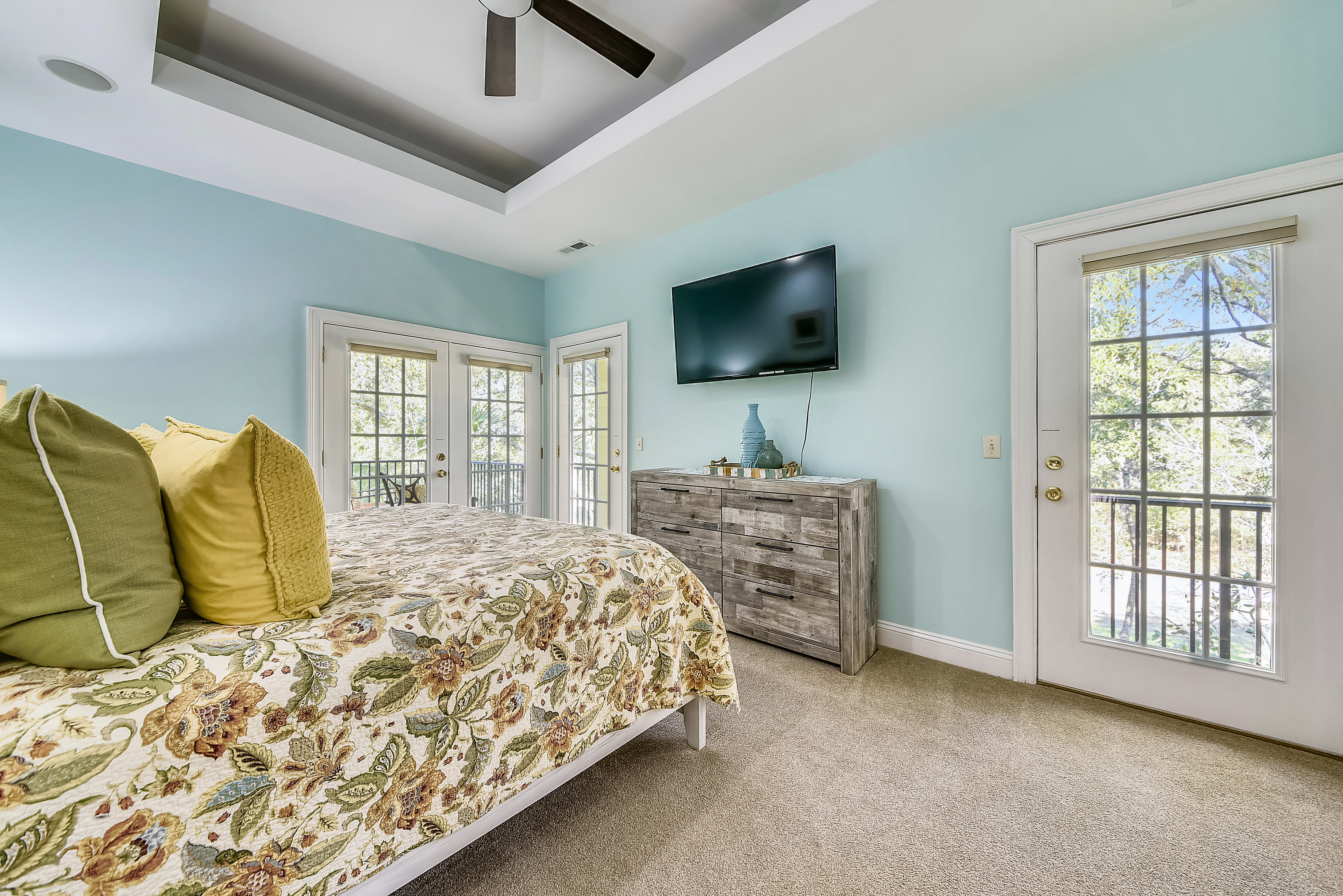 Hilton Head Vacation Pool Home Short Walk to Beach 4 Bedroom