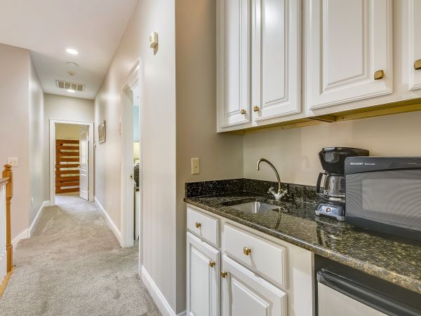 Hilton Head Vacation Pool Home Short Walk to Beach 4 Bedroom
