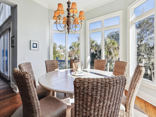 2nd Row Back From the Beach Pure luxury Home away from Home