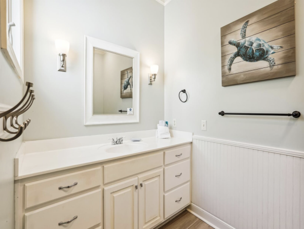 2nd Row Back From the Beach Pure luxury Home away from Home