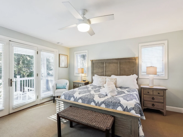 2nd Row Back From the Beach Pure luxury Home away from Home