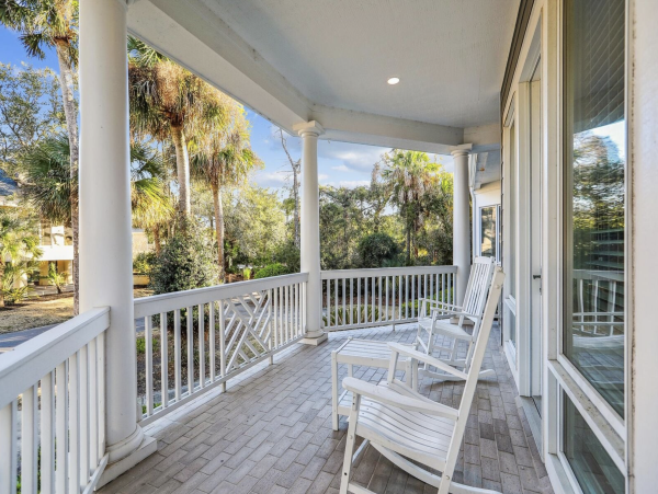 2nd Row Back From the Beach Pure luxury Home away from Home