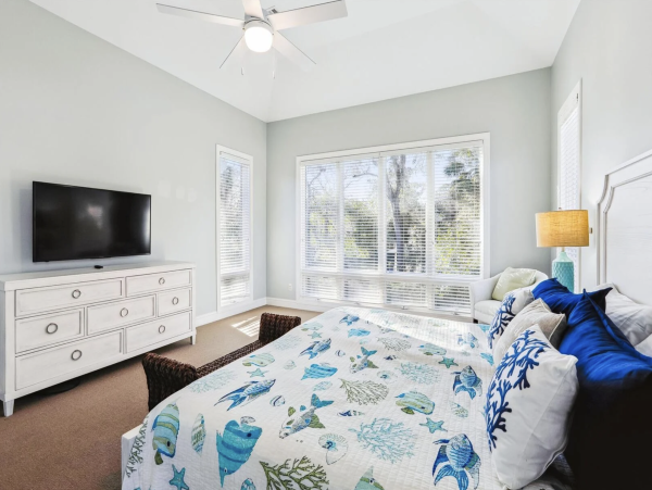2nd Row Back From the Beach Pure luxury Home away from Home
