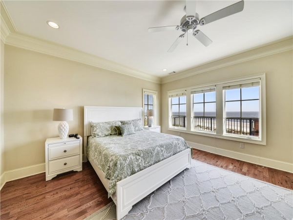 Six Bedroom Gorgeous Vacation Home in Hilton Head 22 Guests