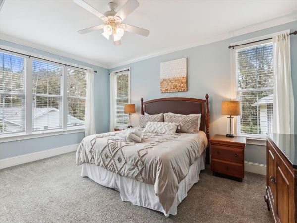 Charming Vacation Rental with a Pool & 4 Bedrooms in Hilton Head