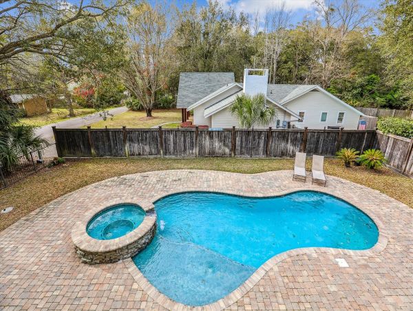 Charming Vacation Rental with a Pool & 4 Bedrooms in Hilton Head