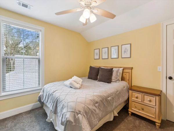 Charming Vacation Rental with a Pool & 4 Bedrooms in Hilton Head