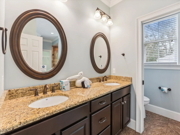 Charming Vacation Rental with a Pool & 4 Bedrooms in Hilton Head