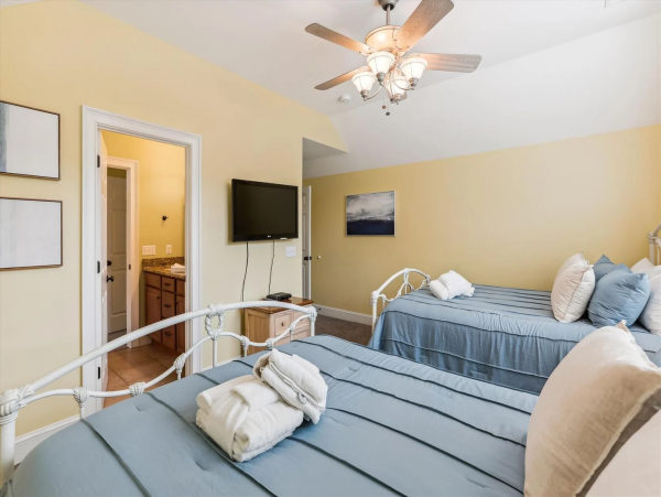 Charming Vacation Rental with a Pool & 4 Bedrooms in Hilton Head
