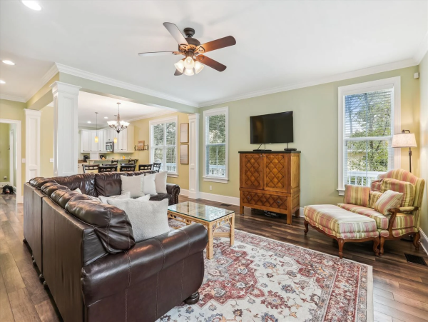 Charming Vacation Rental with a Pool & 4 Bedrooms in Hilton Head