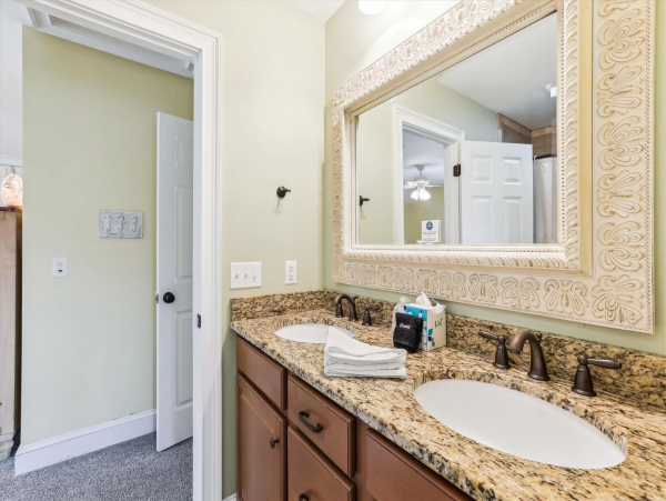 Charming Vacation Rental with a Pool & 4 Bedrooms in Hilton Head