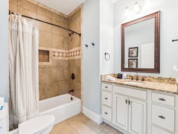 Charming Vacation Rental with a Pool & 4 Bedrooms in Hilton Head